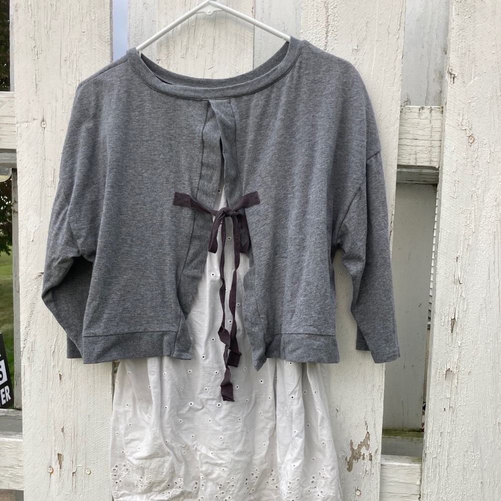 Matilda Jane gray sweatshirt with lace - Medium